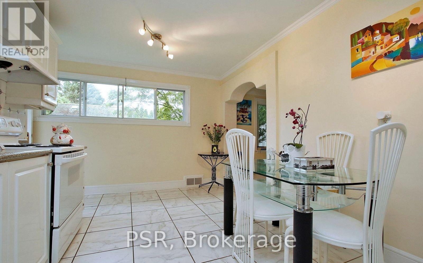 2430 Bayview Avenue, Toronto, Ontario  M2L 1A3 - Photo 14 - C14131300