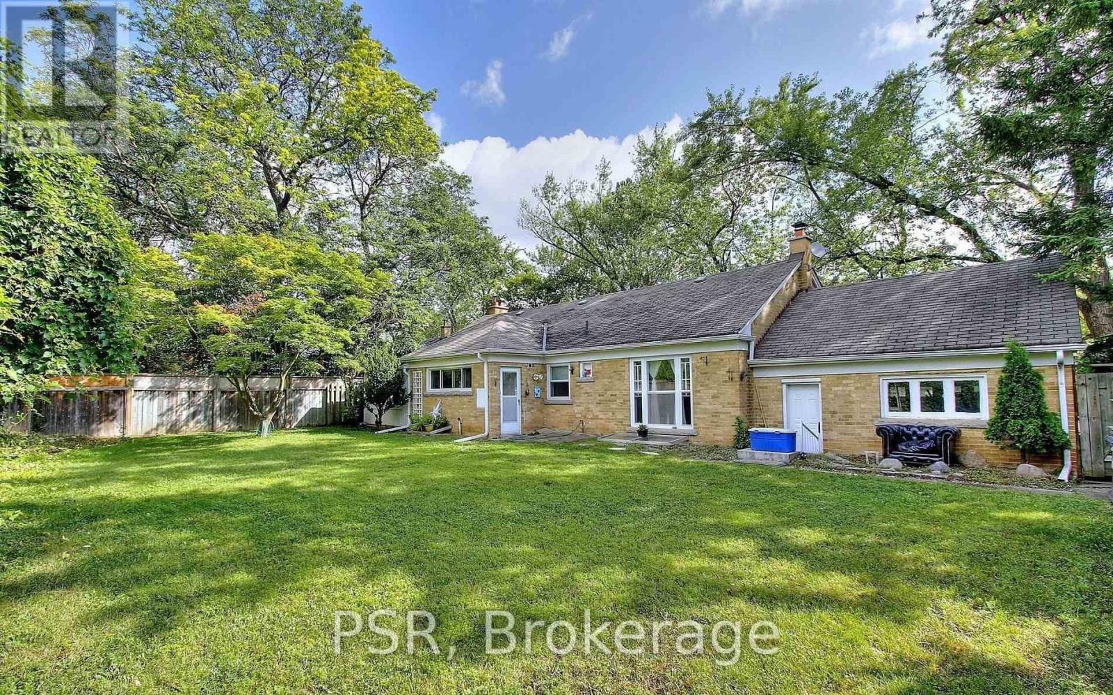 2430 Bayview Avenue, Toronto, Ontario  M2L 1A3 - Photo 21 - C14131300