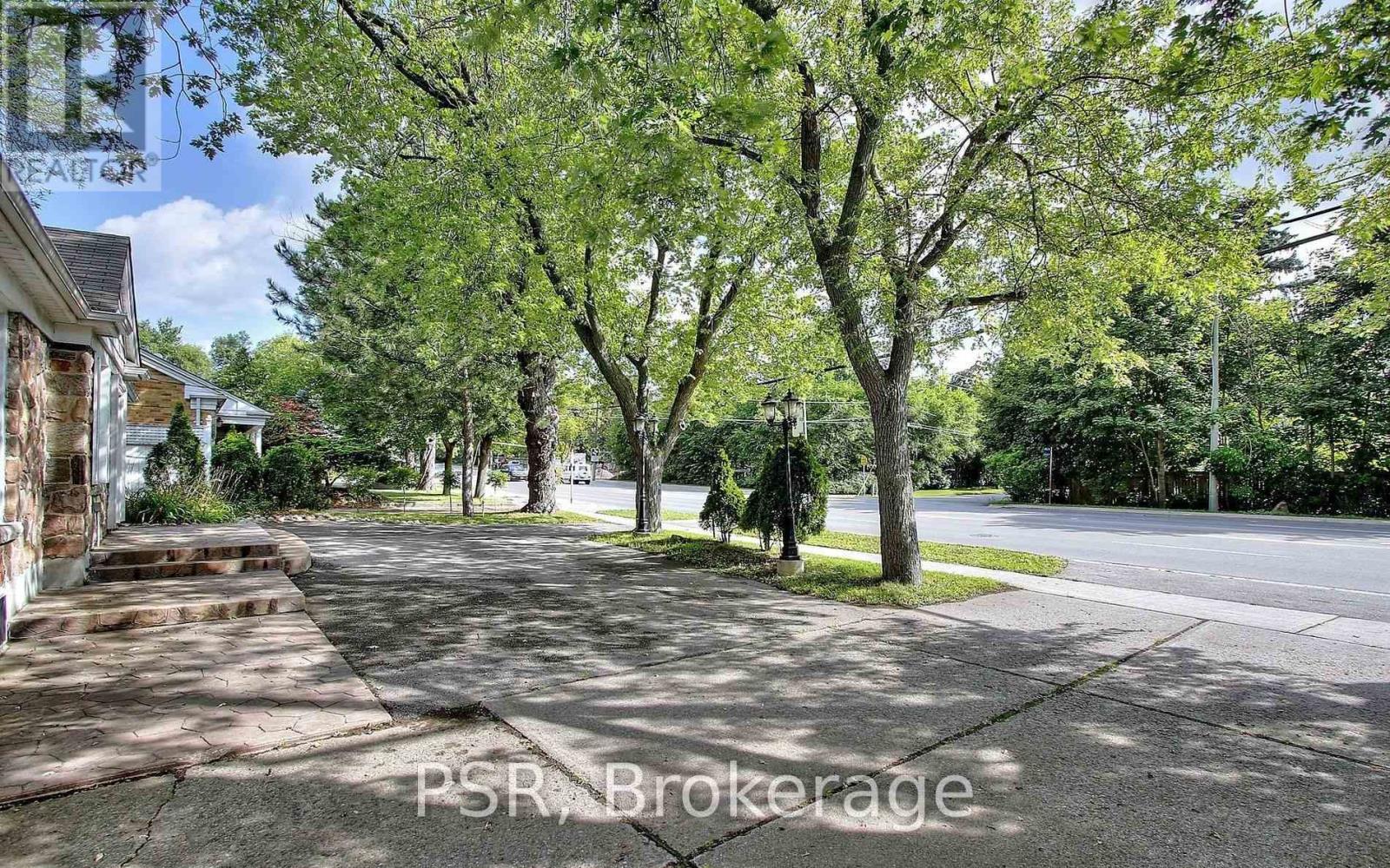 2430 Bayview Avenue, Toronto, Ontario  M2L 1A3 - Photo 6 - C14131300