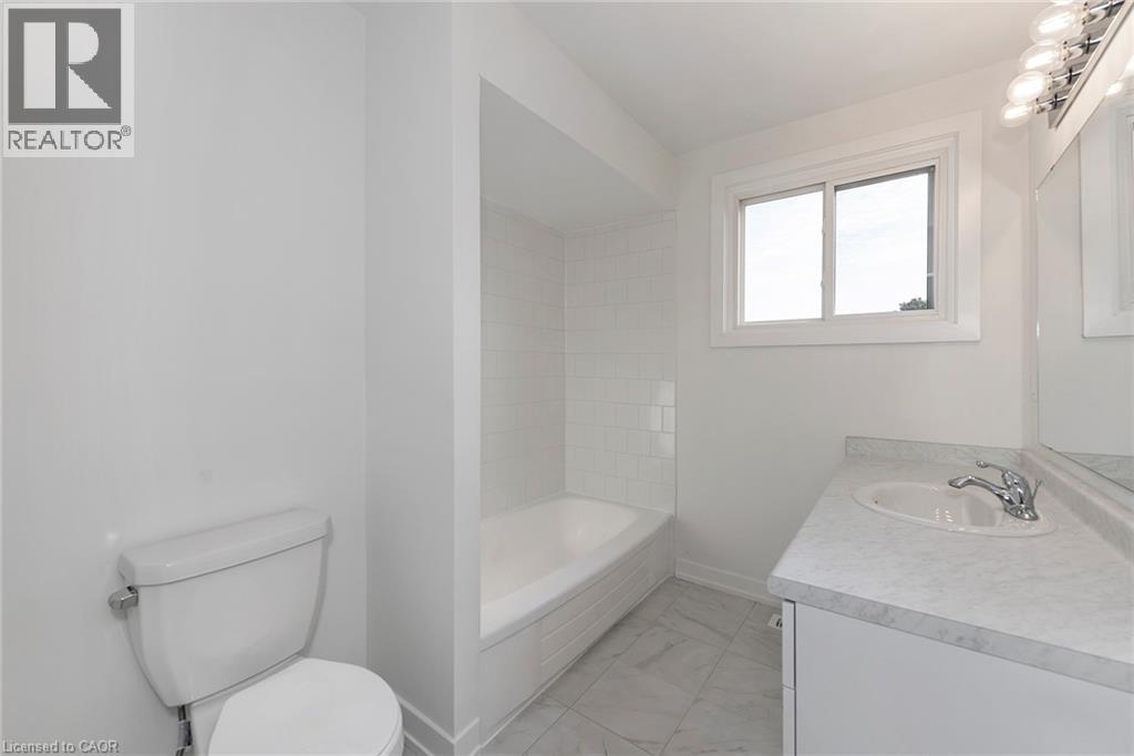 20 Anna Capri Drive Unit# 4, Hamilton, Ontario  L8W 1M6 - Photo 16 - 40874777