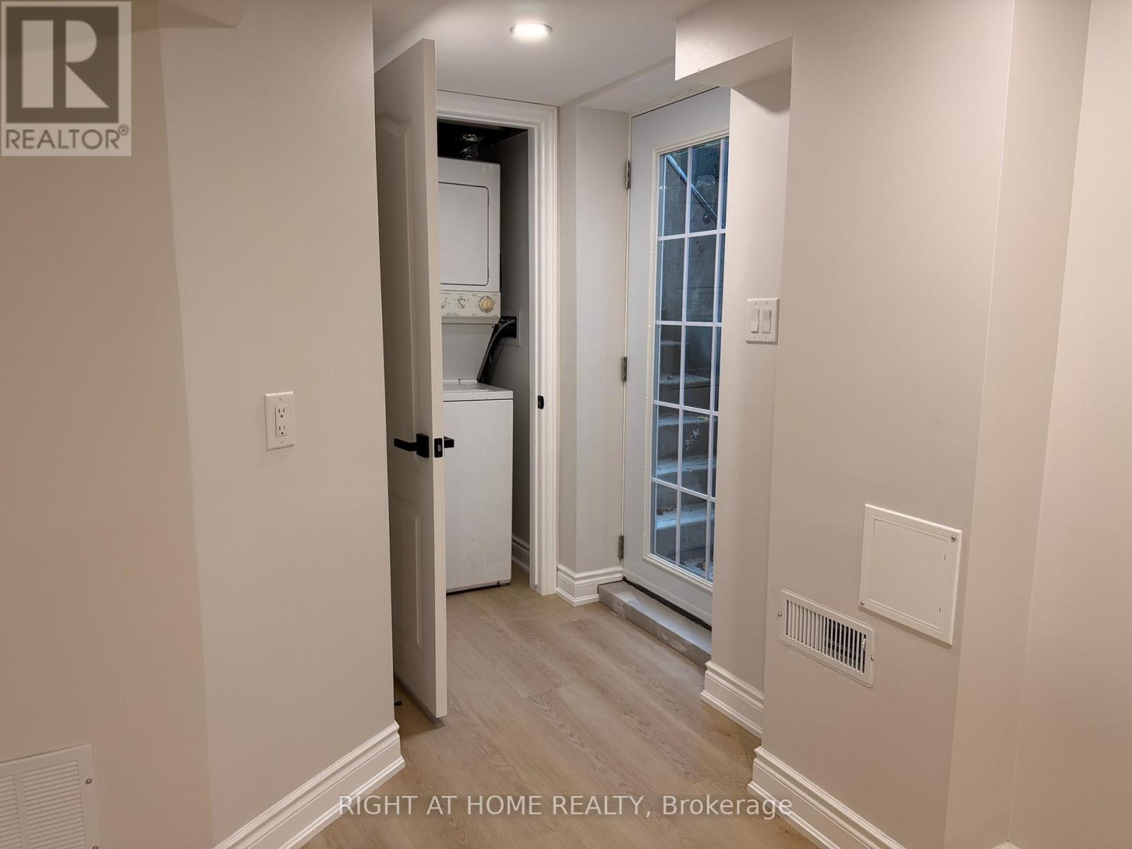 9 Crestview Avenue, Brampton, Ontario  L6W 2R7 - Photo 35 - W14131358