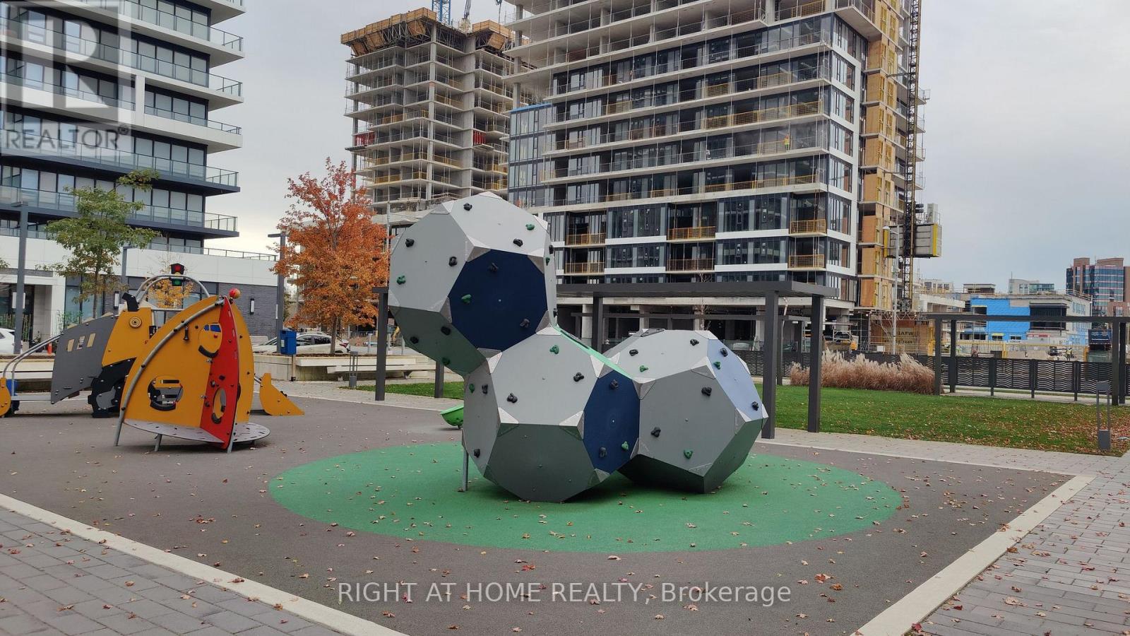 818 - 38 Water Walk Drive, Markham, Ontario  L3R 6M8 - Photo 33 - N14131568