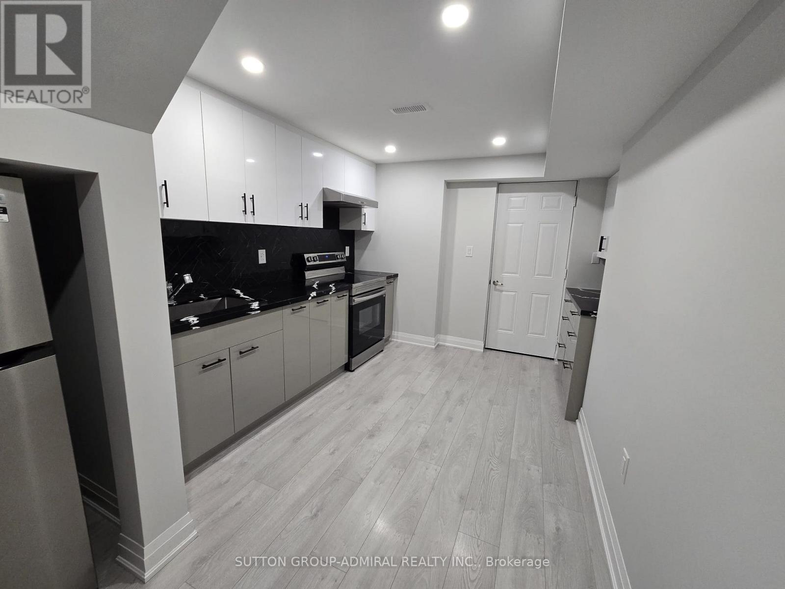 Bsmt - 16 Copperhill Heights E, Barrie, Ontario  L9J 0L1 - Photo 2 - S14131400