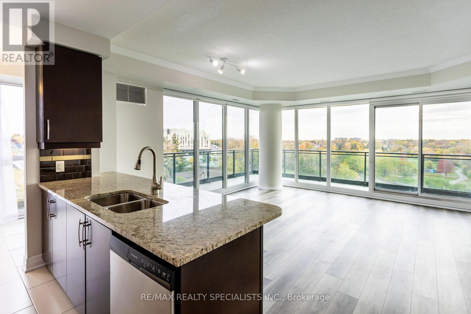 602 - 100 John Street, Brampton, Ontario  L6W 0A8 - Photo 4 - W14131666