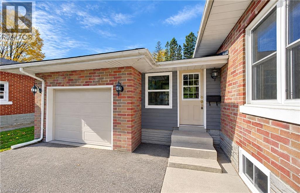 16 Snyder Avenue S, Elmira, Ontario  N3B 1Y8 - Photo 3 - 40872765