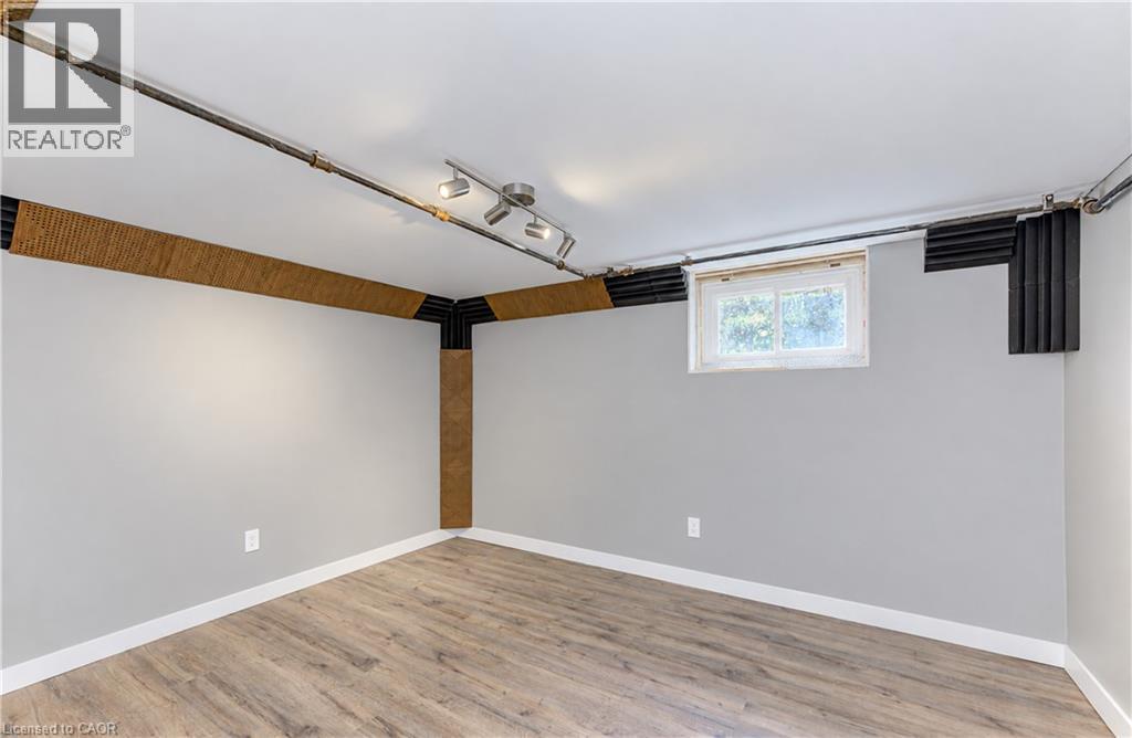 16 Snyder Avenue S, Elmira, Ontario  N3B 1Y8 - Photo 30 - 40872765
