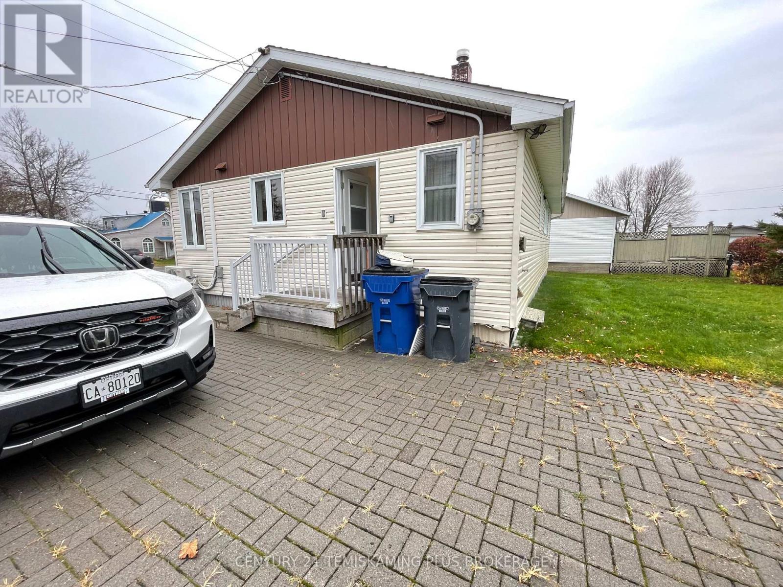 42 Tenth Street W, Armstrong, Ontario  P0J 1E0 - Photo 3 - T14131816