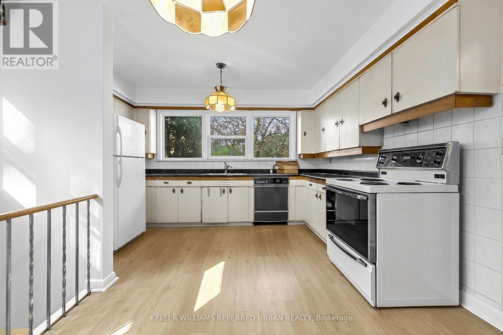27 Blithfield Avenue, Toronto, Ontario  M2K 1X9 - Photo 7 - C14132144