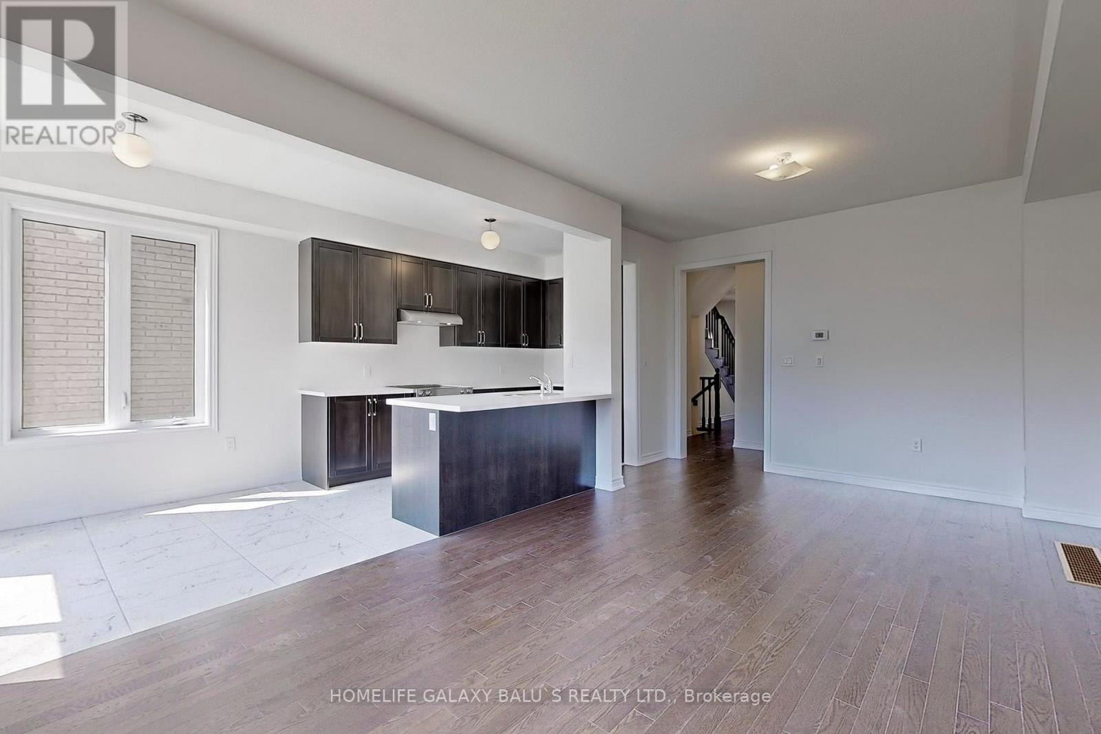 80 Armilia Place, Whitby, Ontario  L1P 0P7 - Photo 5 - E14132142