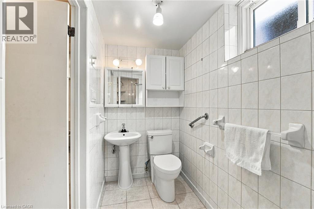 15 Flora Drive, Stoney Creek, Ontario  L8G 3Y9 - Photo 27 - 40875112