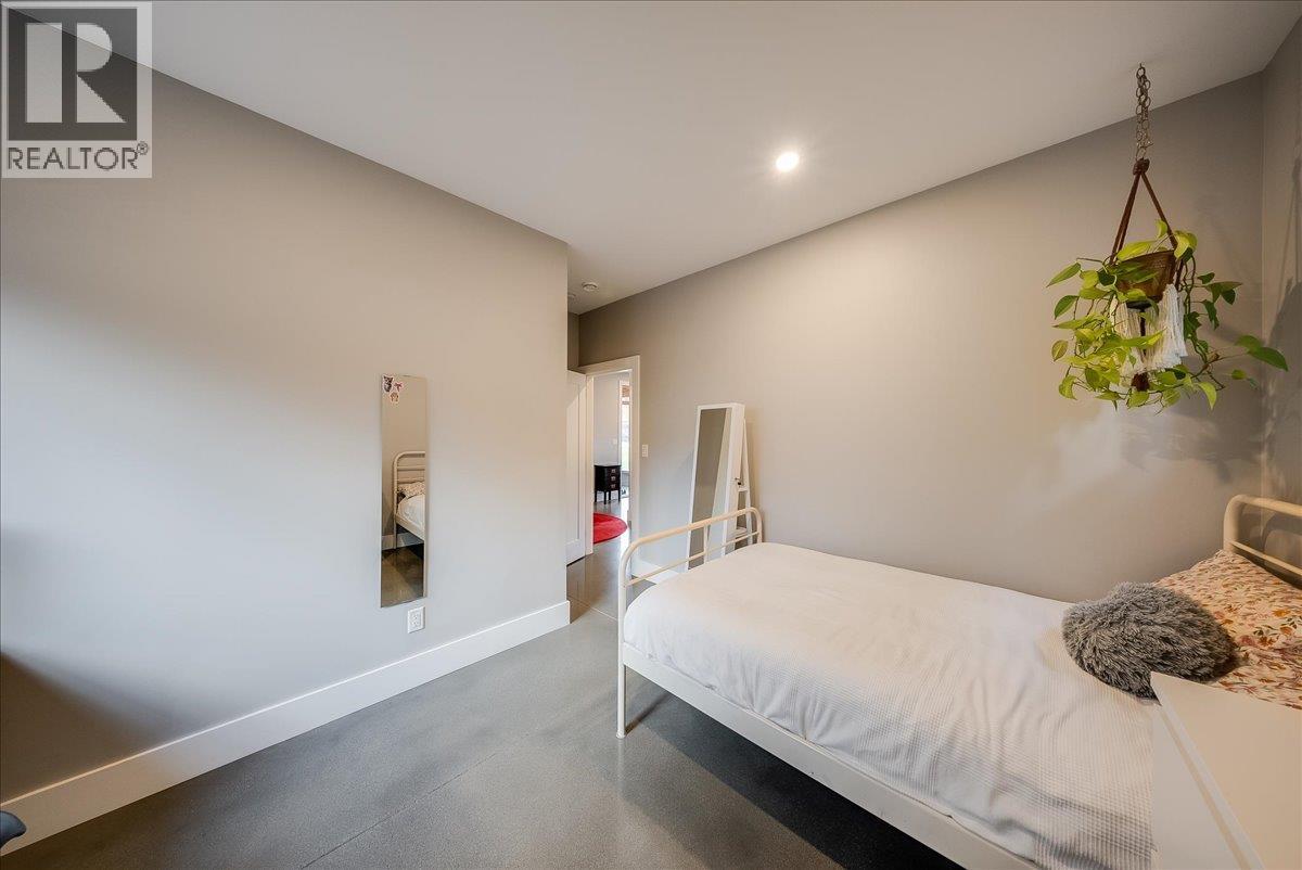 1725 Cook Avenue, Rossland, British Columbia  V0G 1Y0 - Photo 36 - 10404744