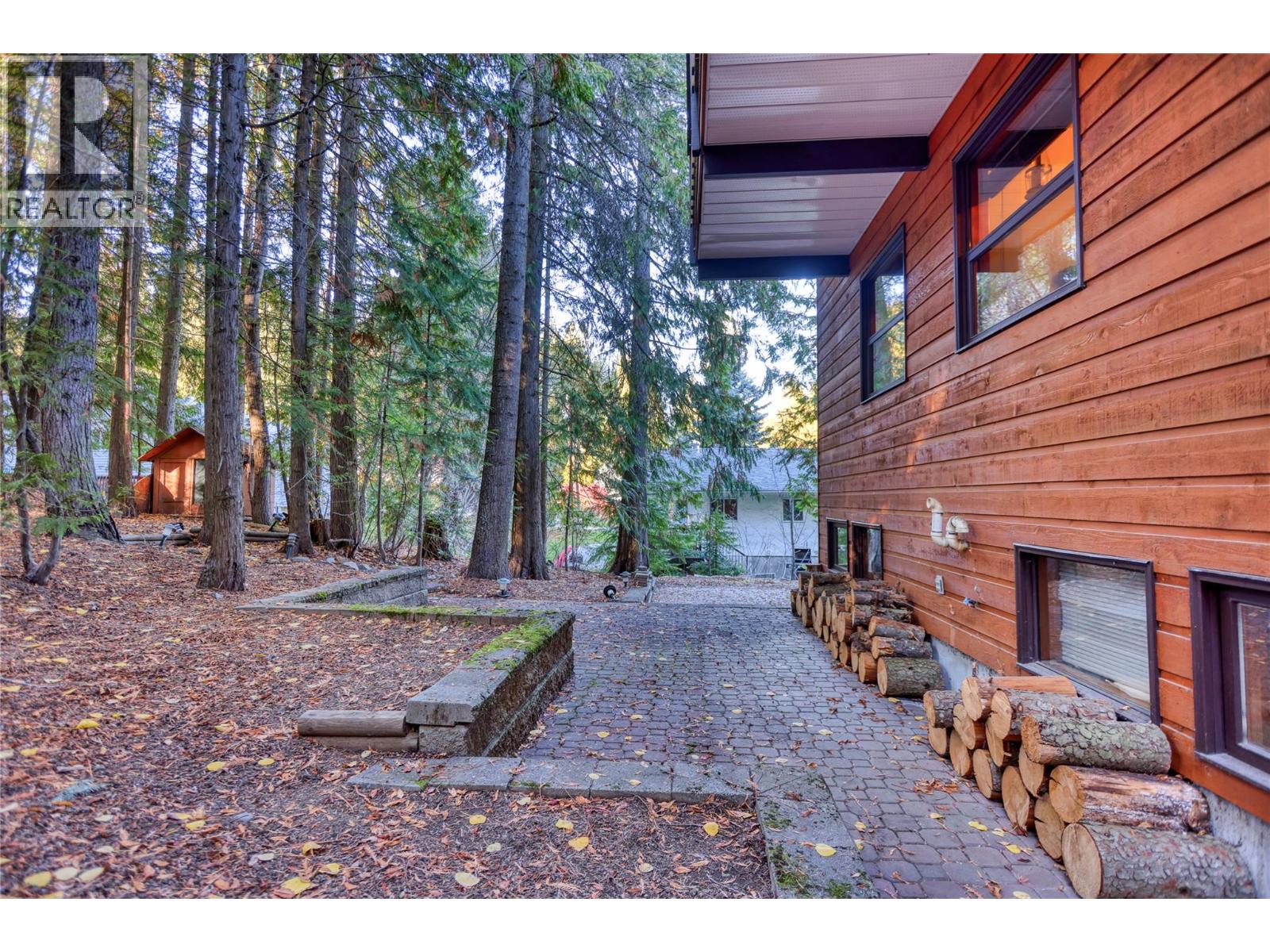 1005 Earl Street, Rossland, British Columbia V0G 1Y0 - Photo 46 - 10404892