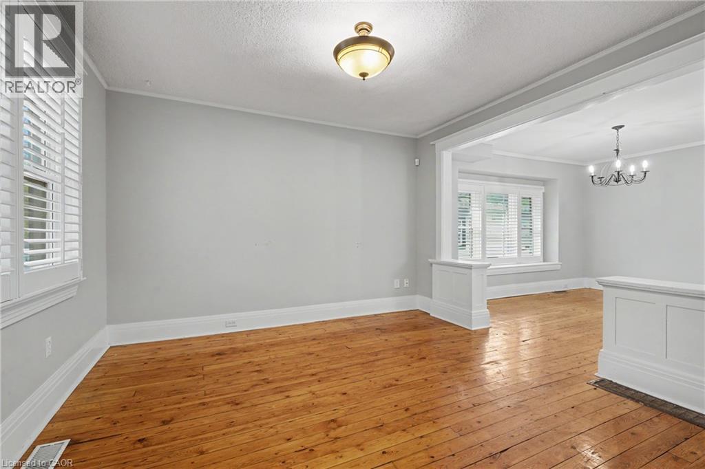 125 E Dufferin Street E, St. Catharines, Ontario  L2R 2A2 - Photo 6 - 40875187