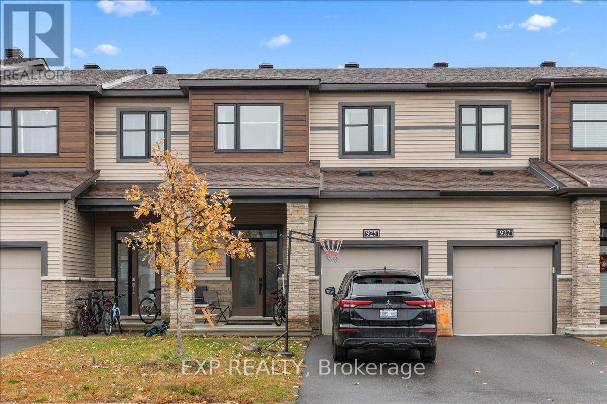 925 ATHENRY COURT, Ottawa, Ontario