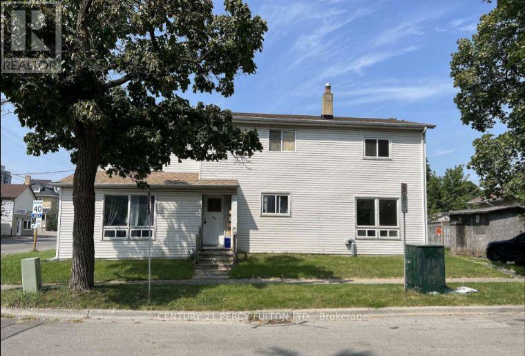 86 BROCK STREET E, oshawa (o'neill), Ontario