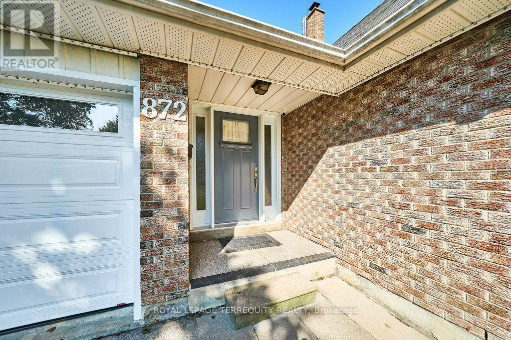 872 Finley Avenue, Ajax, Ontario  L1S 3R9 - Photo 2 - E14132504