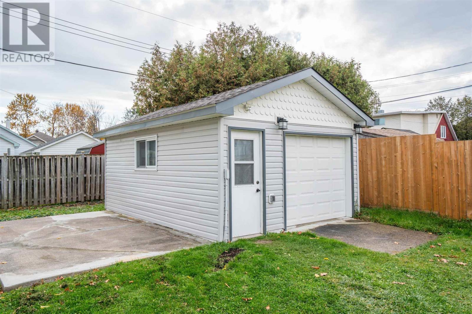 1243 Wellington E, Sault Ste. Marie, Ontario  P6A 2P5 - Photo 24 - SM263039