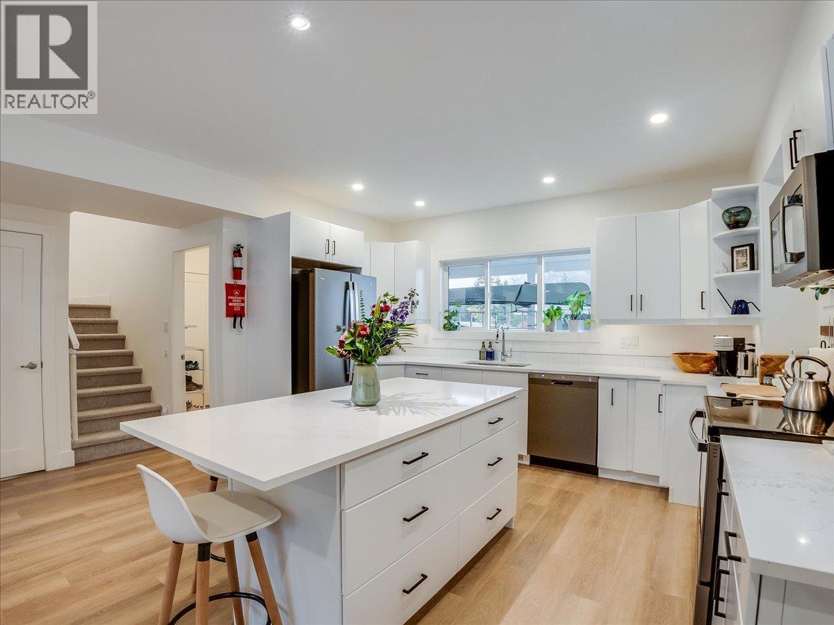 710 Innes W Street, Nelson, British Columbia  V1L 0C4 - Photo 3 - 10404502