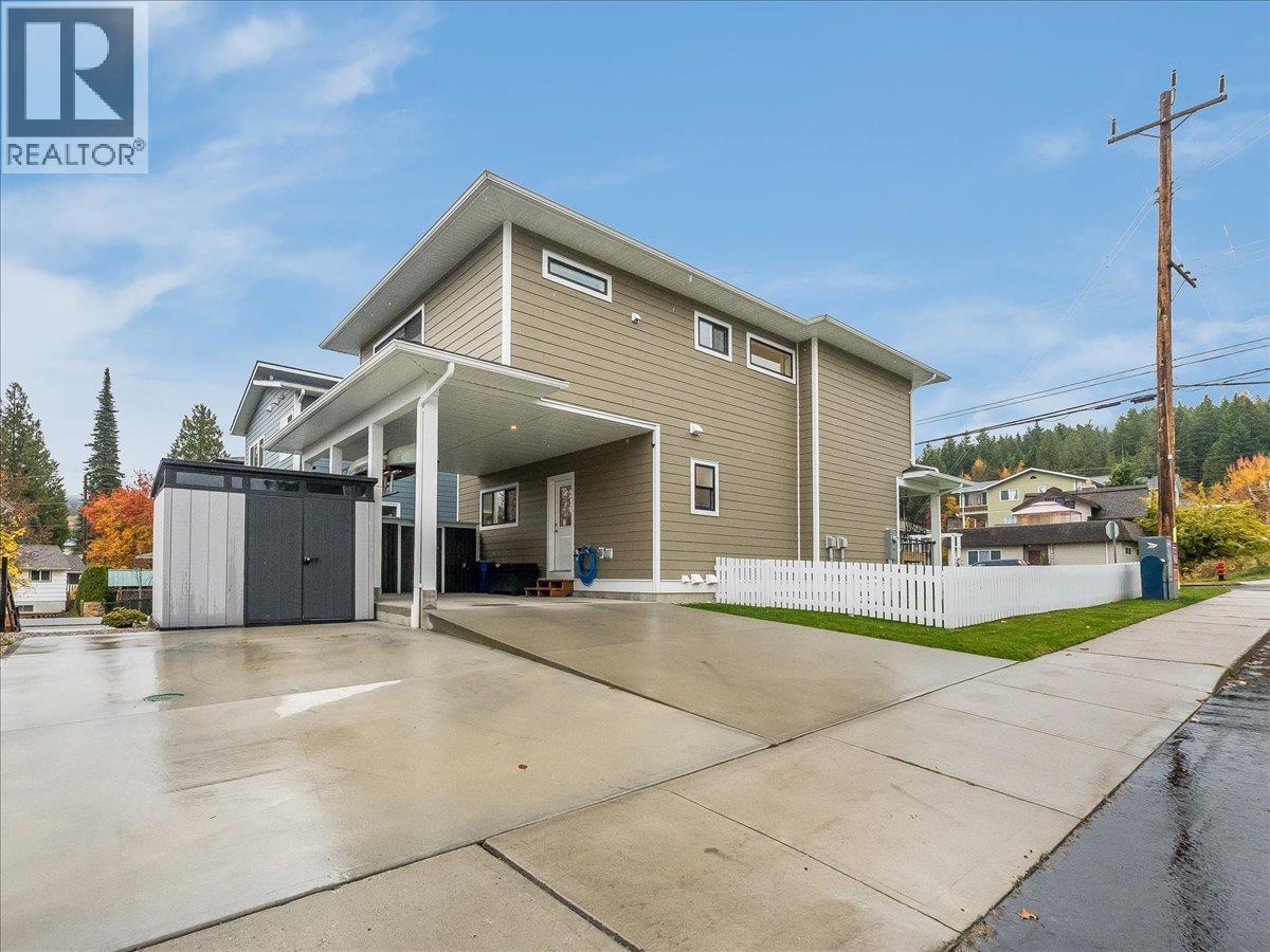 710 Innes W Street, Nelson, British Columbia  V1L 0C4 - Photo 49 - 10404502