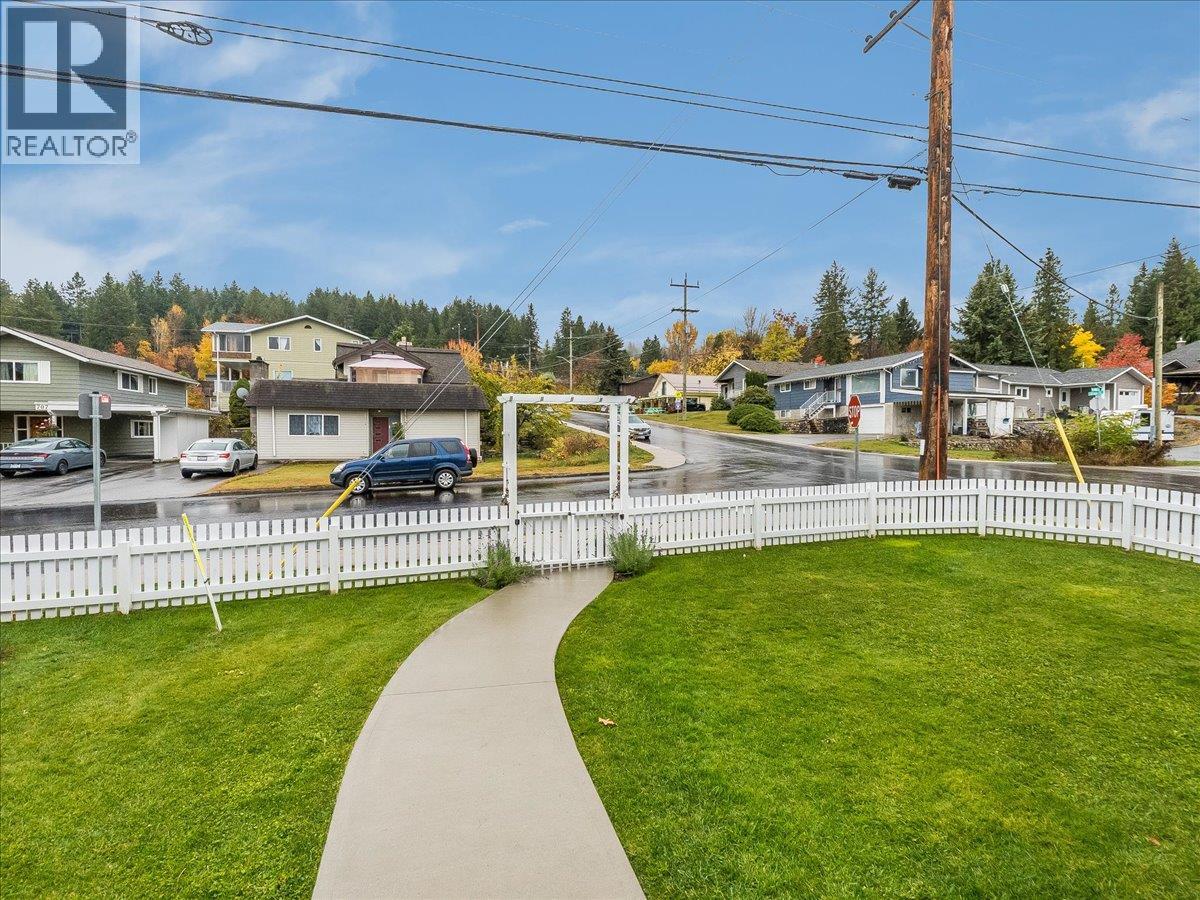 710 Innes W Street, Nelson, British Columbia  V1L 0C4 - Photo 46 - 10404502