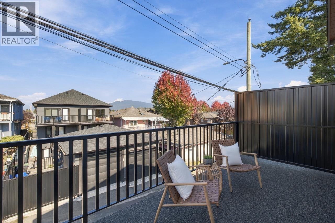 2 3183 Graveley Street, Vancouver, British Columbia  V5K 3K7 - Photo 21 - R3179855