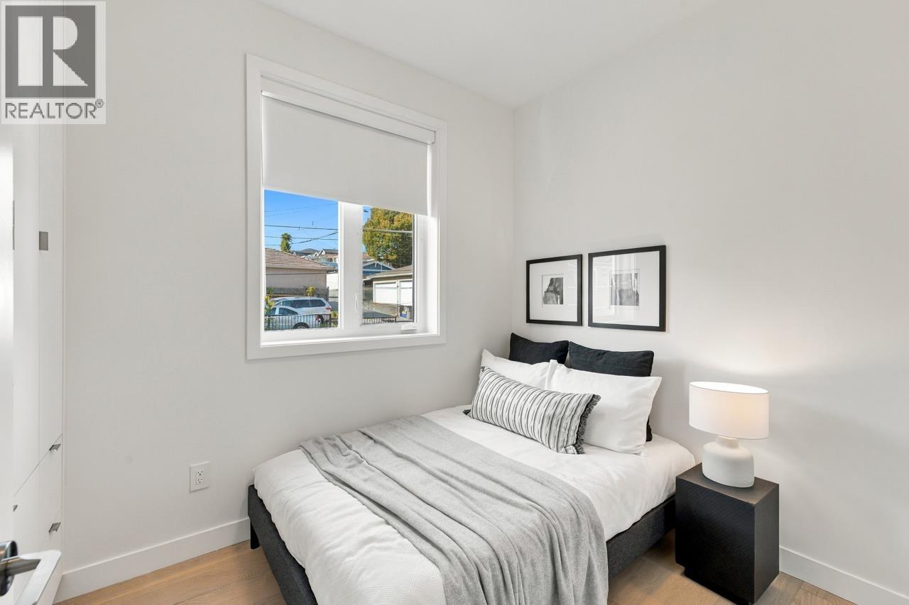 2 3183 Graveley Street, Vancouver, British Columbia  V5K 3K7 - Photo 24 - R3179855
