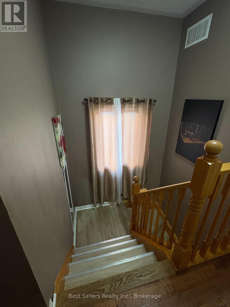 25 Dusty Star Road, Brampton, Ontario  L6R 1Y2 - Photo 12 - W14132332