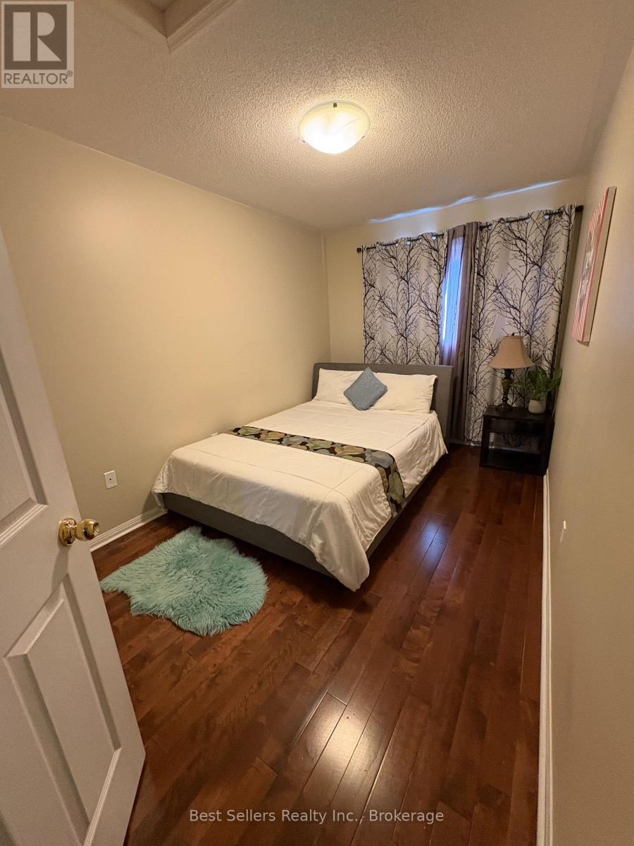 25 Dusty Star Road, Brampton, Ontario  L6R 1Y2 - Photo 8 - W14132332