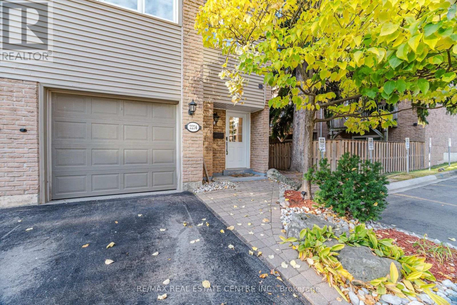 2274 Marine Drive, Oakville, Ontario  L6L 1C1 - Photo 2 - W14128880
