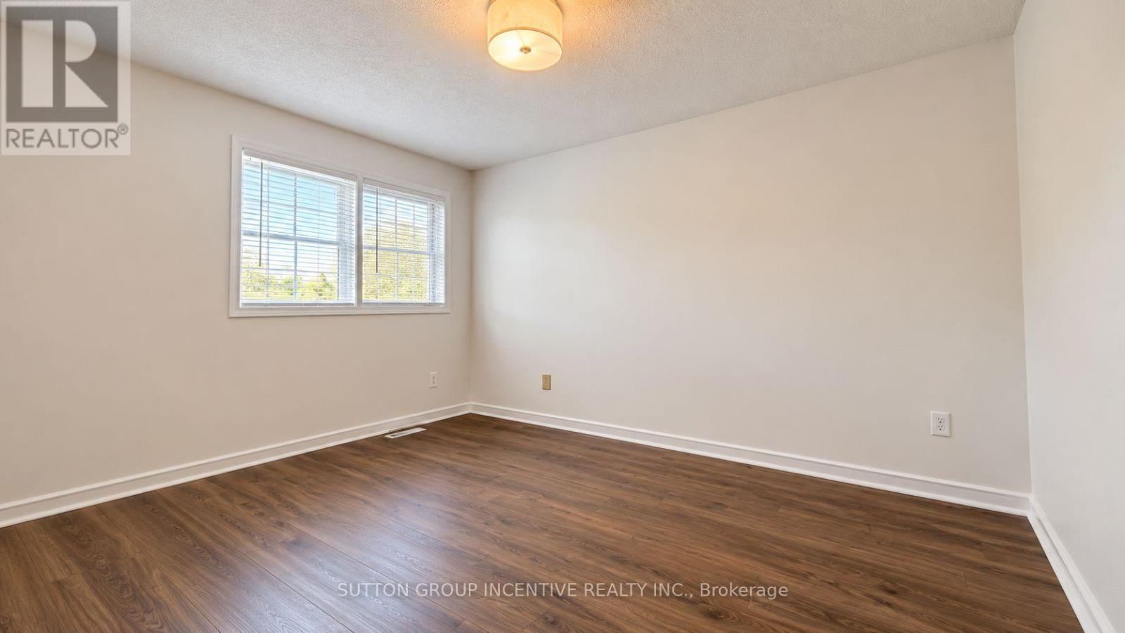 341 Livingstone Street W, Springwater, Ontario  L4N 7C5 - Photo 14 - S14132832