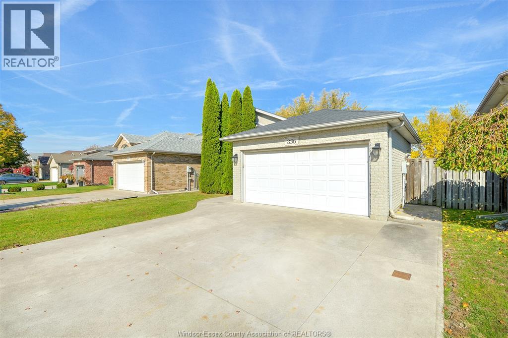 836 Dynasty, Windsor, Ontario  N9G 2V8 - Photo 3 - 26026708