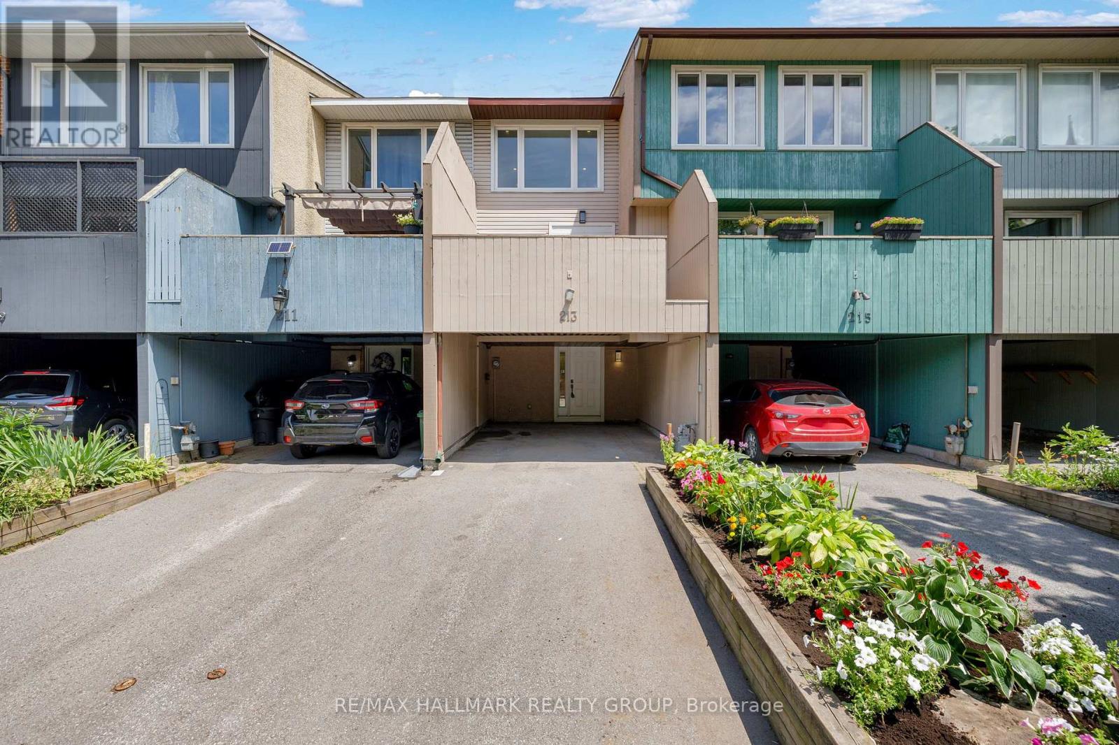 213 BOOTH STREET, Ottawa, Ontario