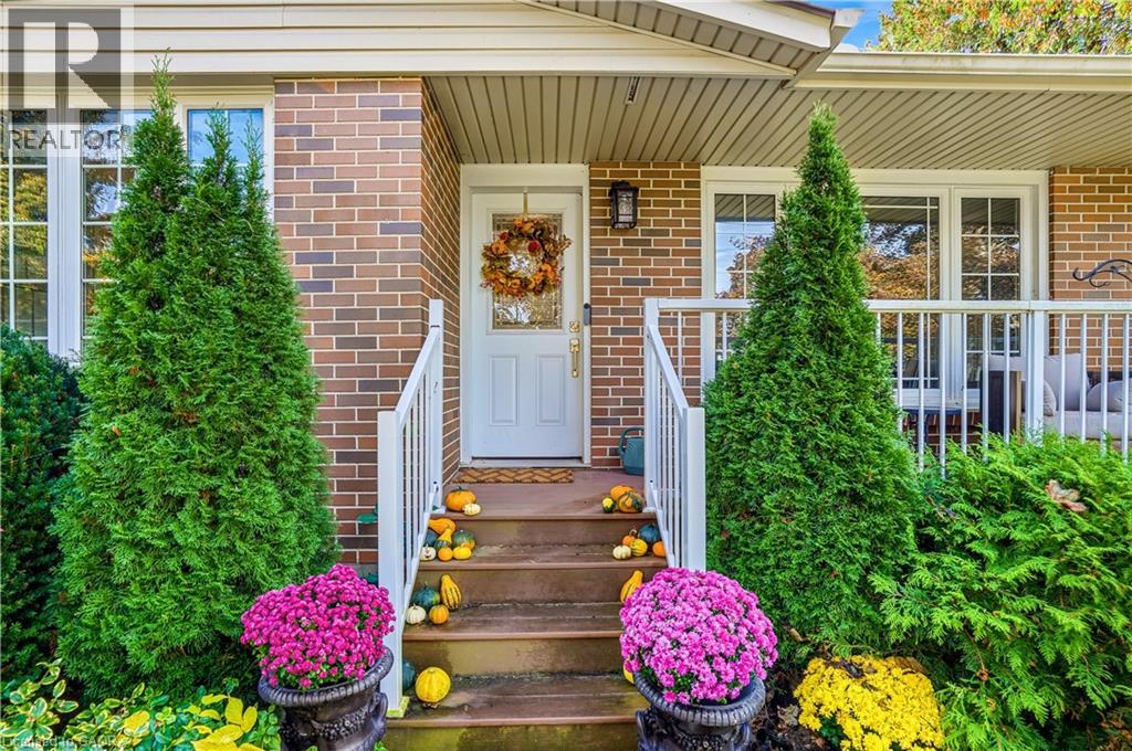 985 East West Line, Niagara-On-The-Lake, Ontario  L0S 1J0 - Photo 4 - 40873162