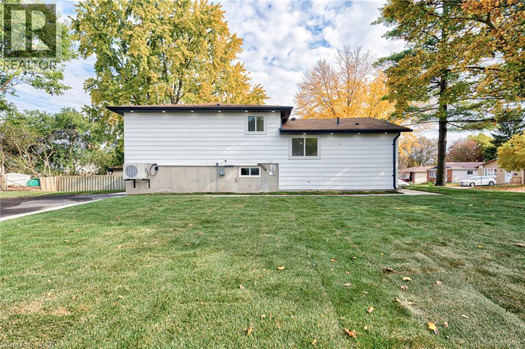 6 Hillside Drive, Kitchener, Ontario  N2E 1R2 - Photo 3 - 40875246