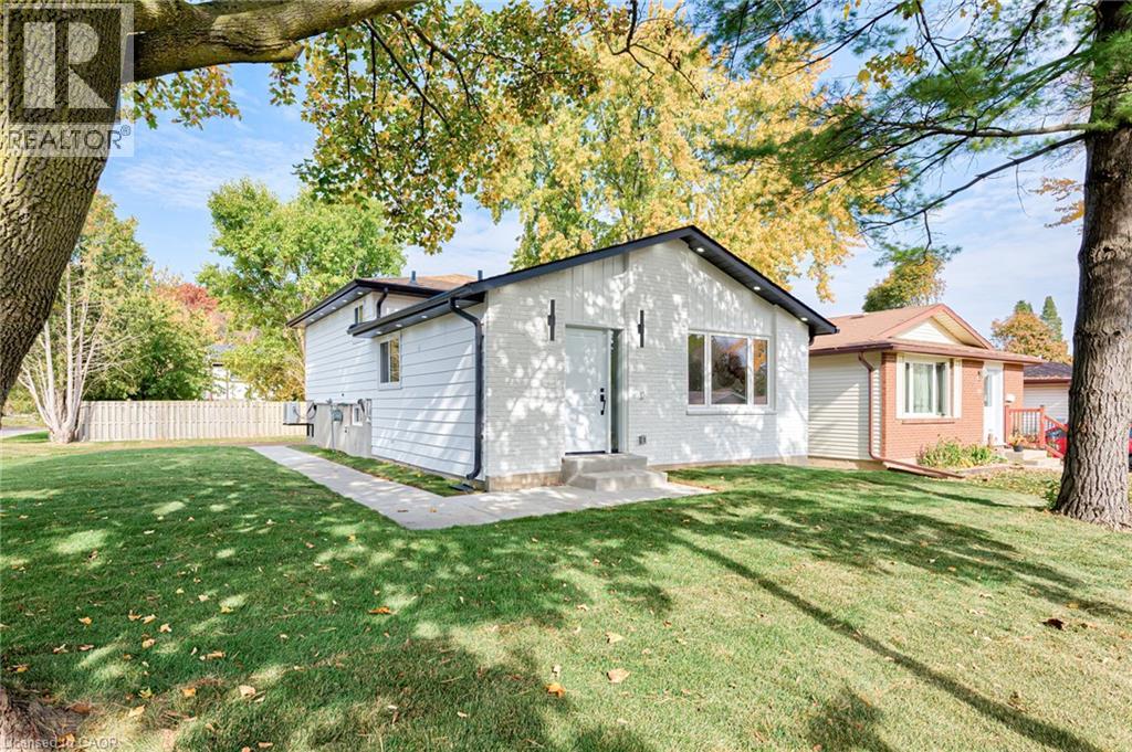 6 HILLSIDE Drive, Kitchener, Ontario