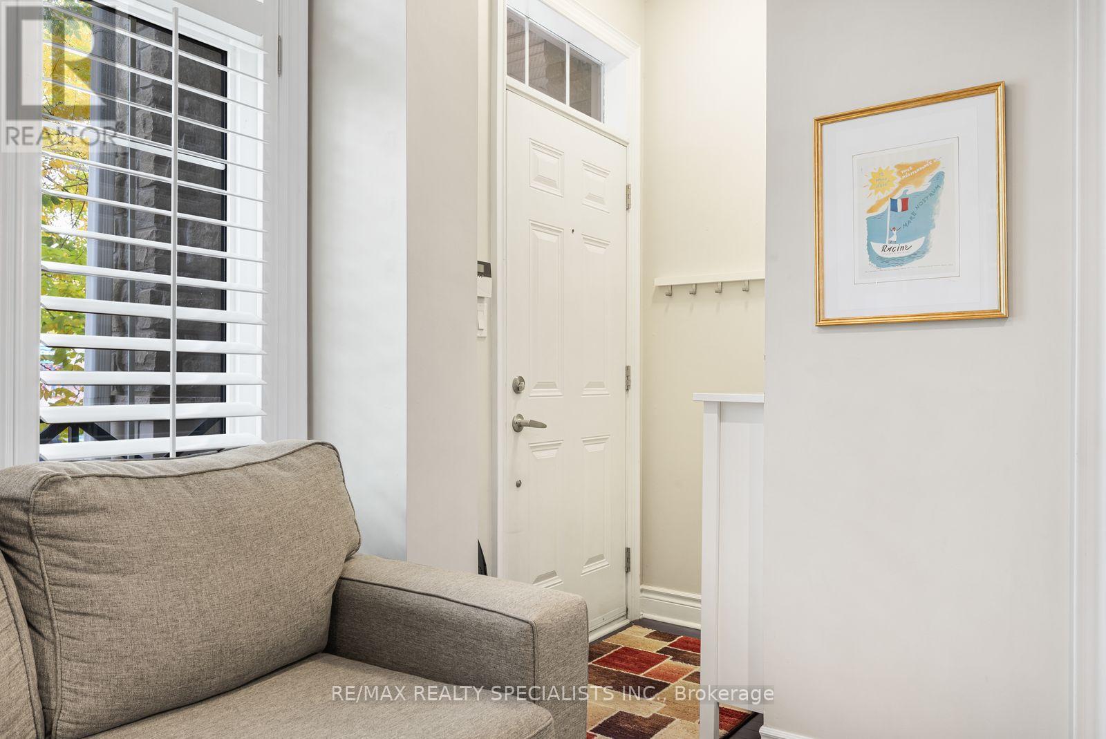37 - 99 The Queensway, Toronto, Ontario  M6S 5B4 - Photo 2 - W14133458