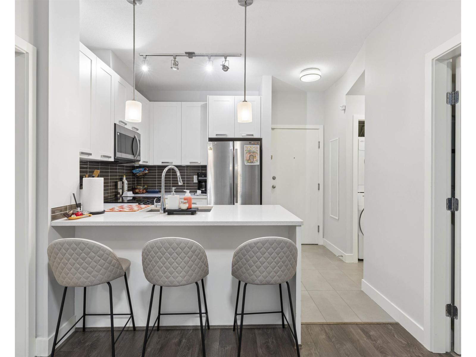 102 10477 154 Street, Surrey, British Columbia  V3R 0C6 - Photo 4 - R3179953