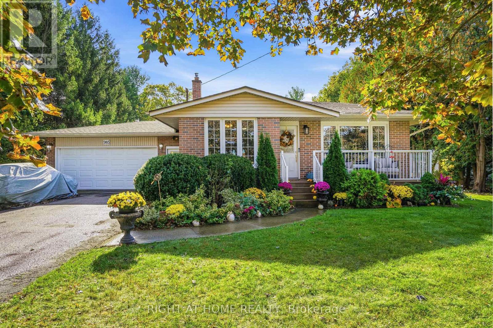 985 East West Line, Niagara-On-The-Lake, Ontario  L0S 1J0 - Photo 2 - X14133352