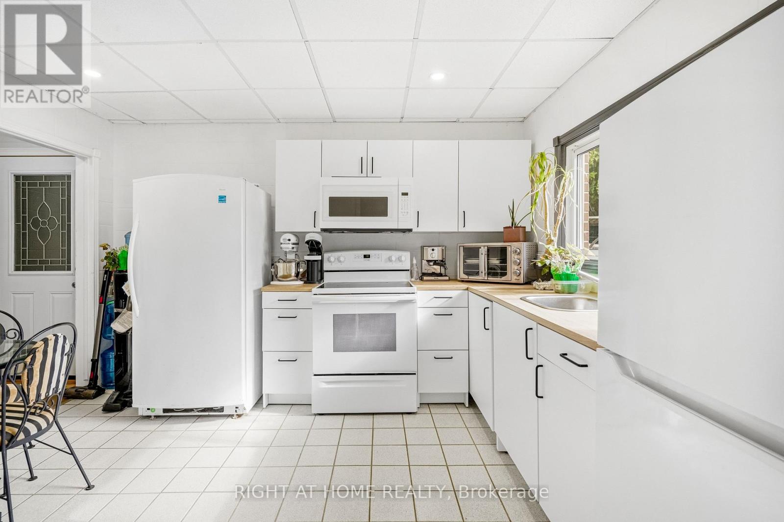 985 East West Line, Niagara-On-The-Lake, Ontario  L0S 1J0 - Photo 22 - X14133352