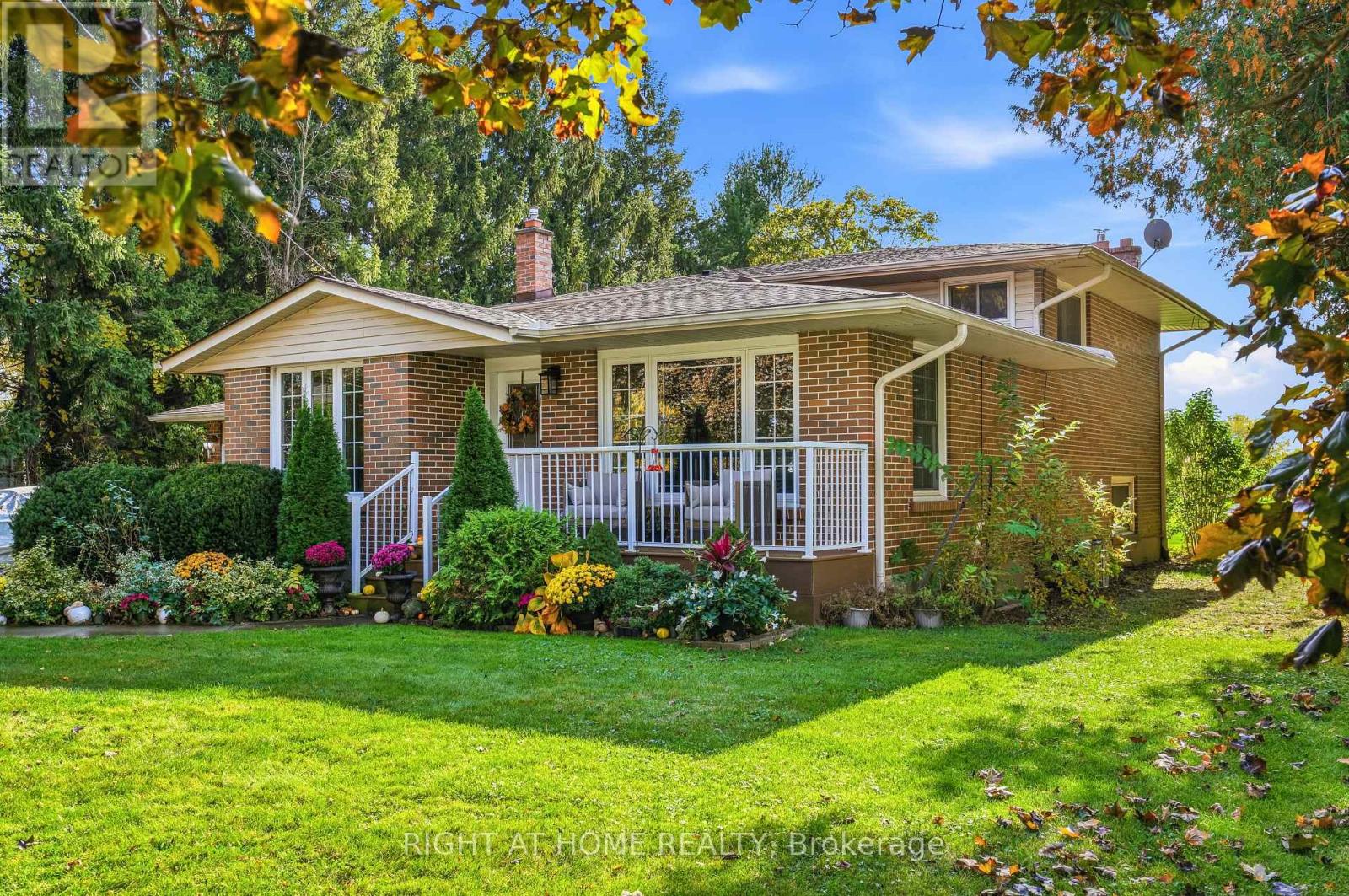 985 East West Line, Niagara-On-The-Lake, Ontario  L0S 1J0 - Photo 3 - X14133352