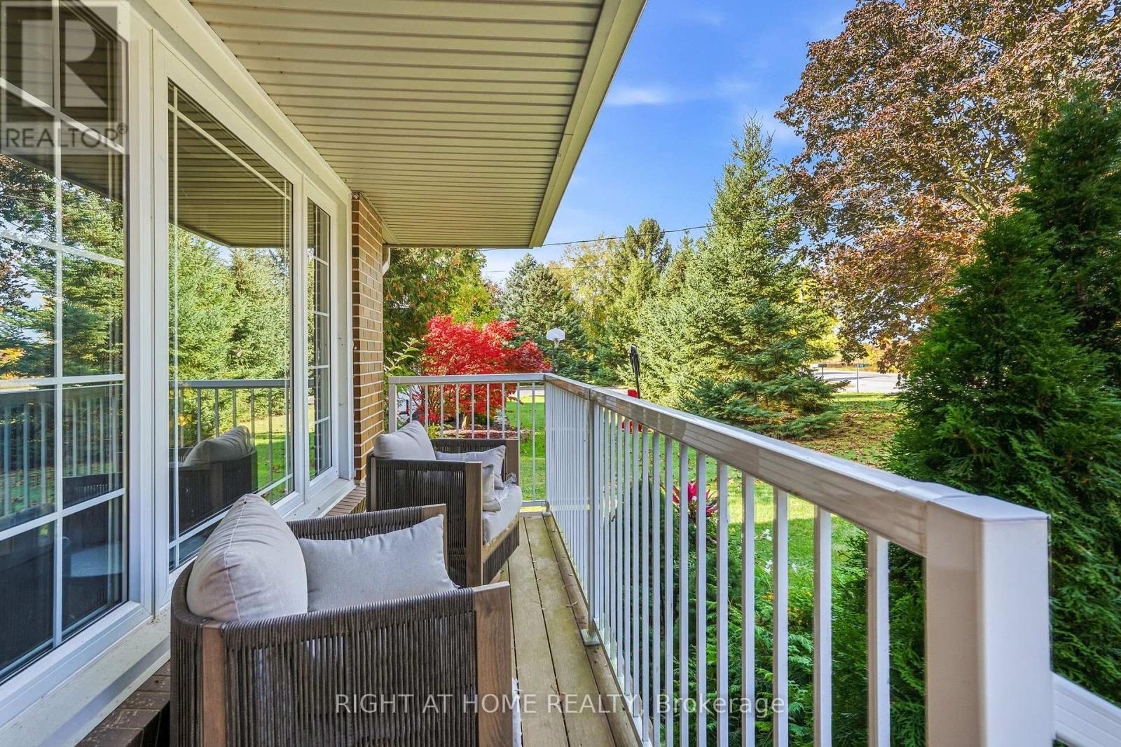 985 East West Line, Niagara-On-The-Lake, Ontario  L0S 1J0 - Photo 5 - X14133352
