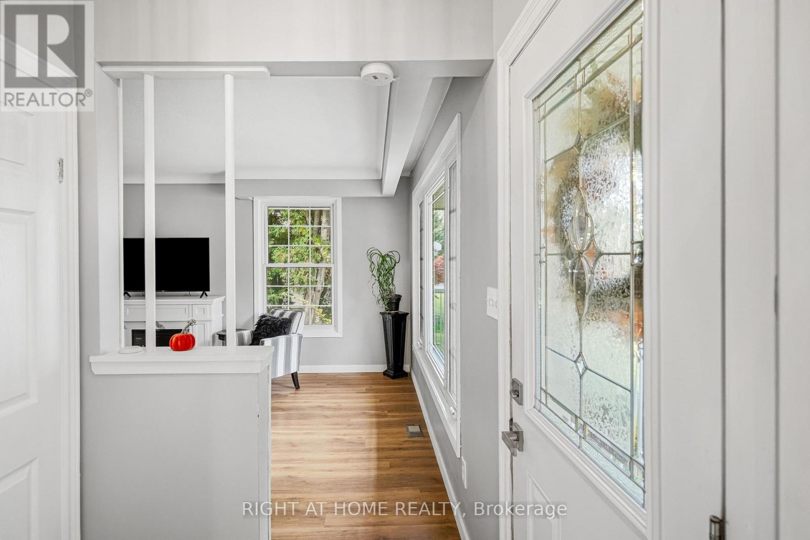 985 East West Line, Niagara-On-The-Lake, Ontario  L0S 1J0 - Photo 6 - X14133352