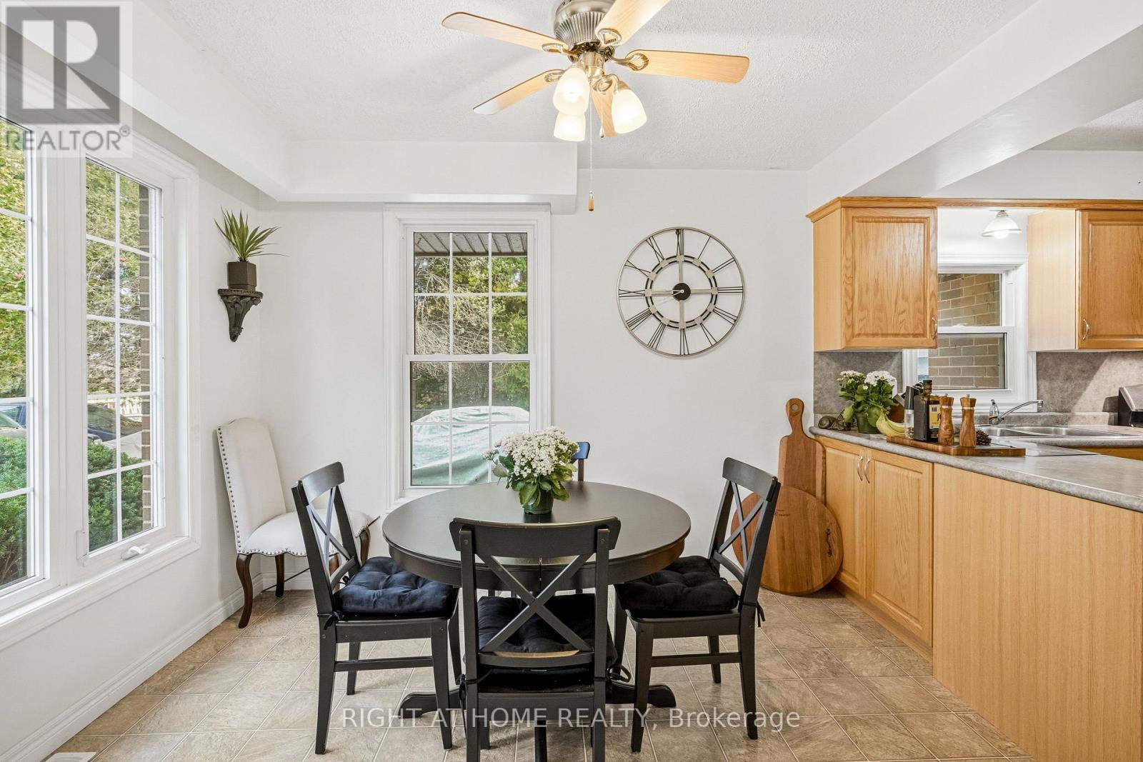 985 East West Line, Niagara-On-The-Lake, Ontario  L0S 1J0 - Photo 9 - X14133352