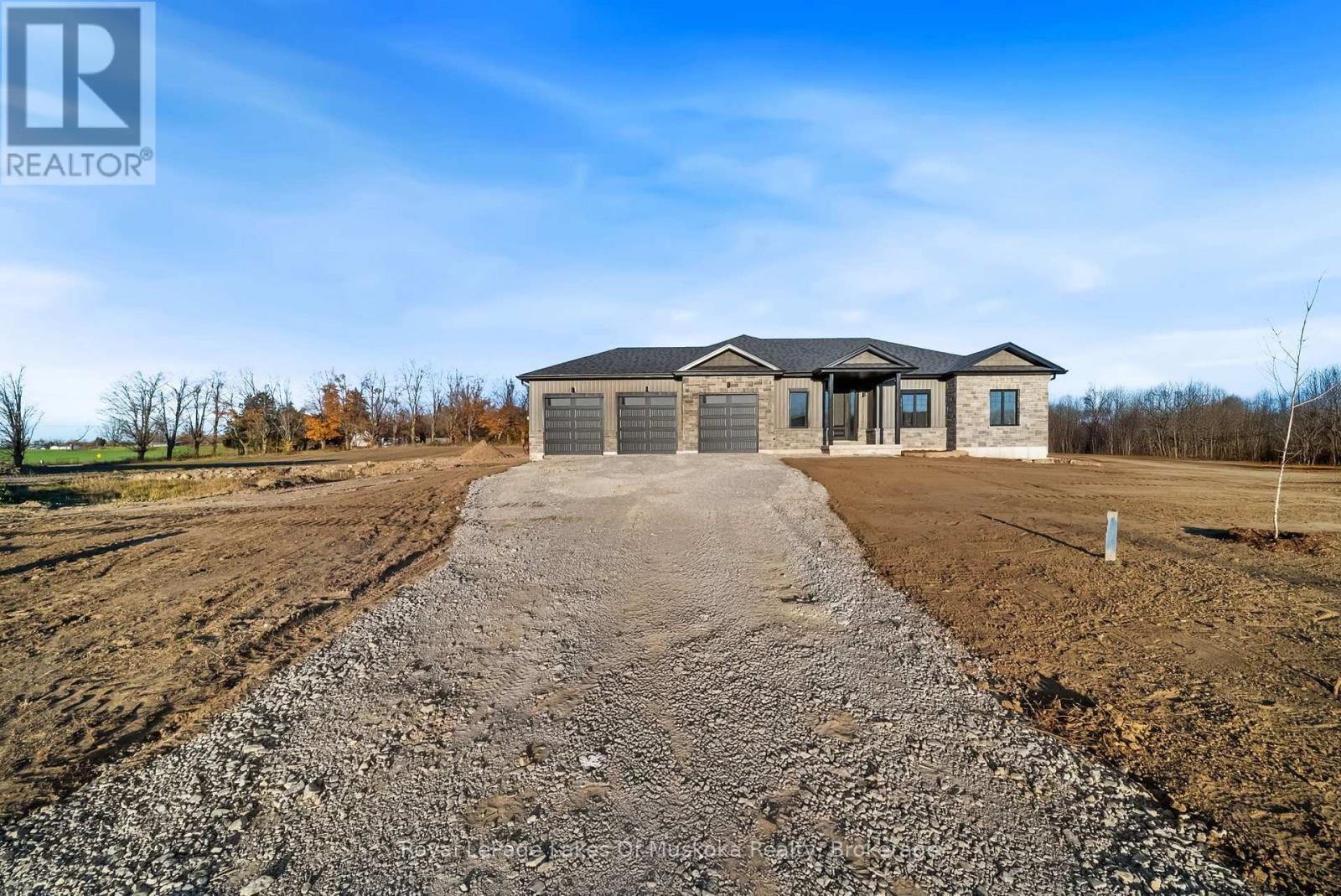 7 Meadow Acres Road, Oro-Medonte (Warminster), Ontario L0K 2G1 - Photo 4 - S14133626