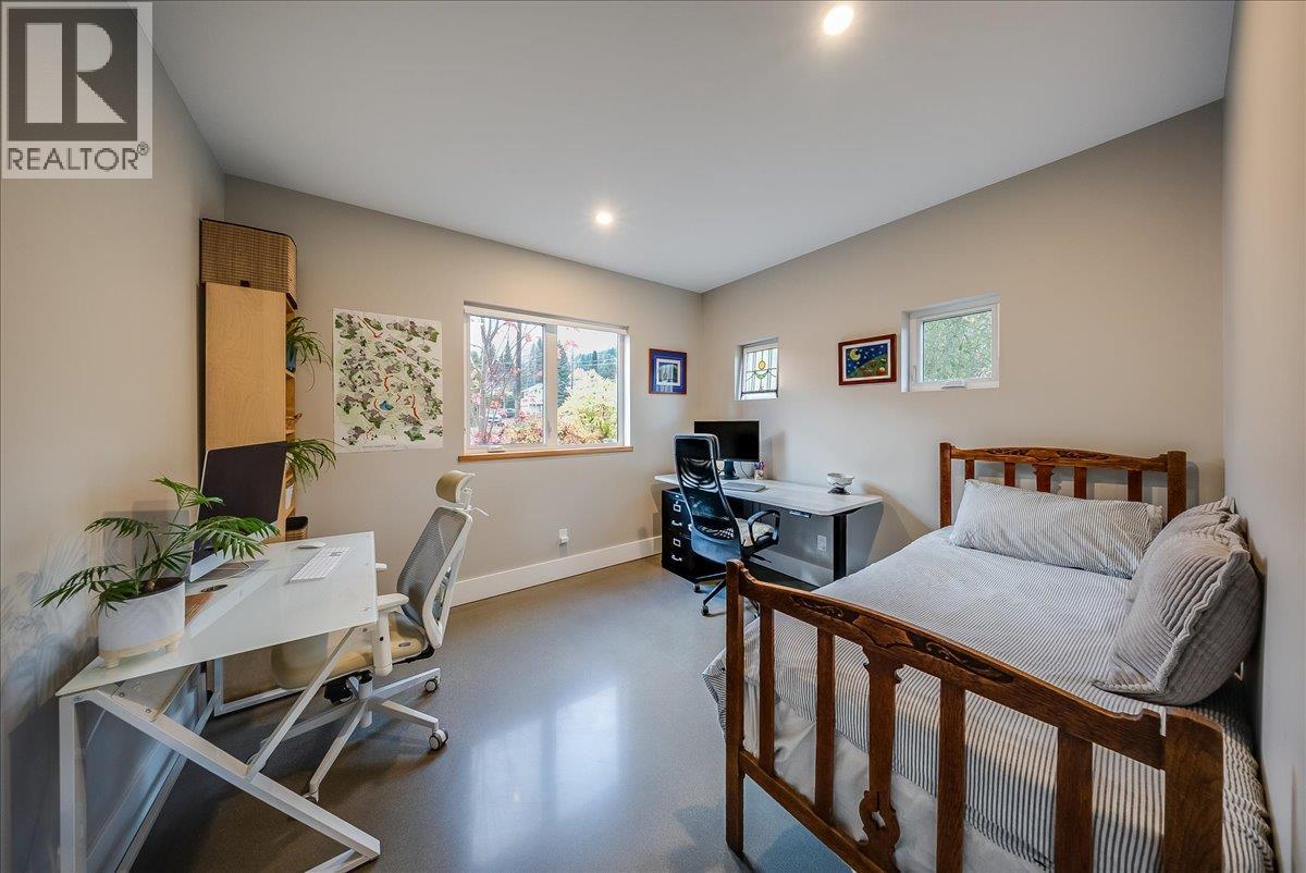 1725 Cook Avenue, Rossland, British Columbia  V0G 1Y0 - Photo 32 - 10404744
