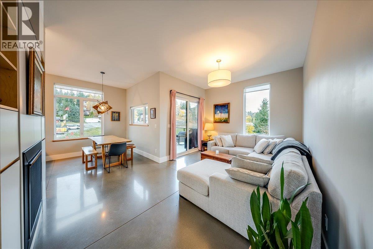 1725 Cook Avenue, Rossland, British Columbia  V0G 1Y0 - Photo 4 - 10404744
