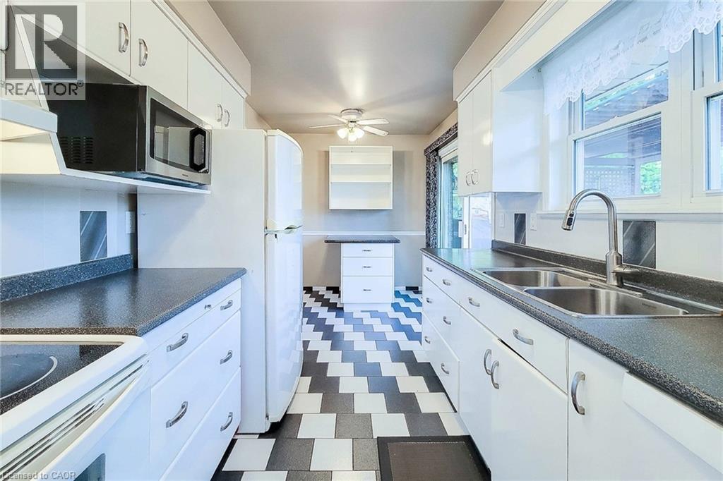 5 Lynford Avenue, Hamilton, Ontario  L9A 2L8 - Photo 16 - 40874889