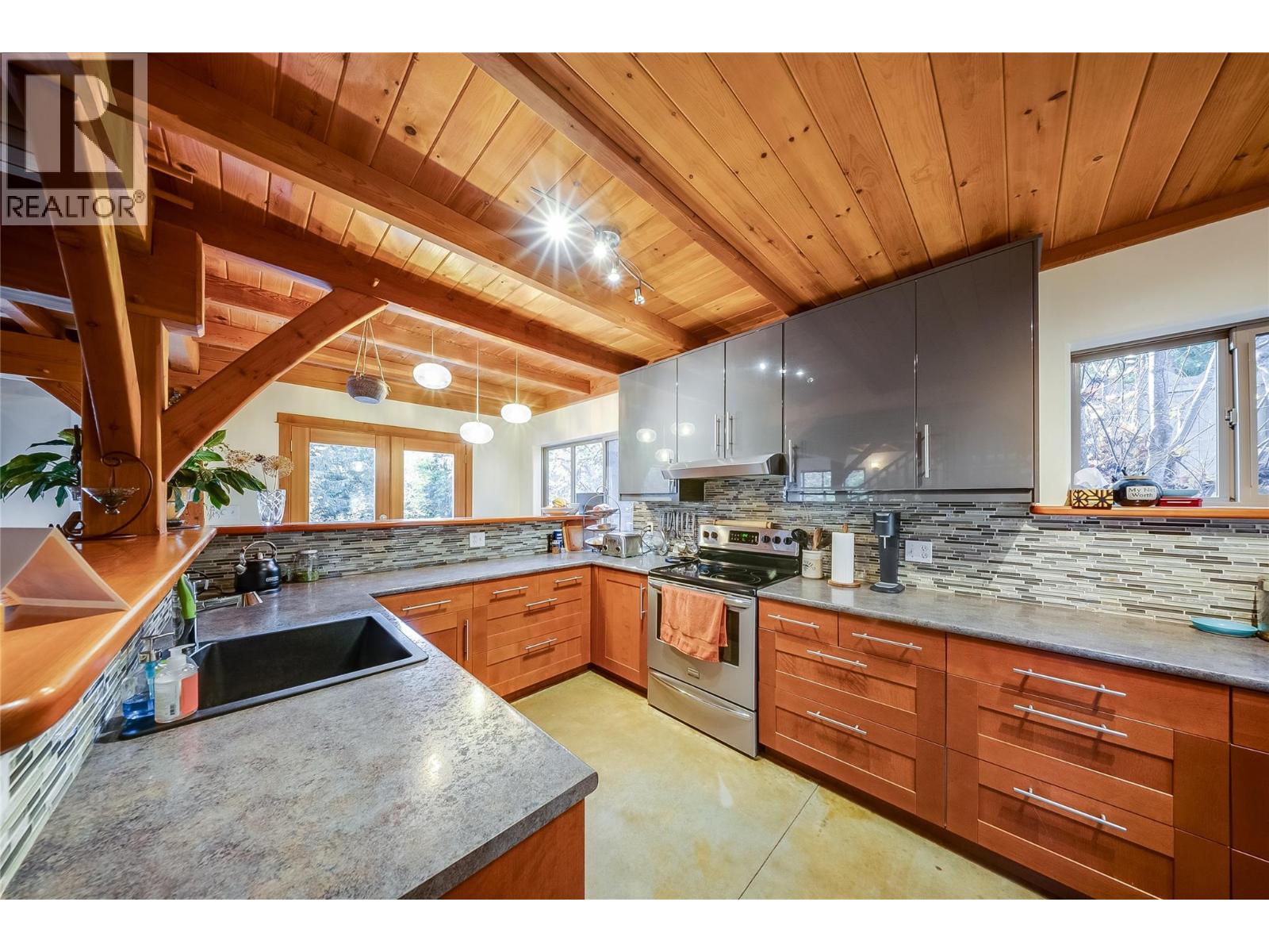 1305 Dunn Crescent, Rossland, British Columbia V0g 1y0 - Photo 15 - 10404997